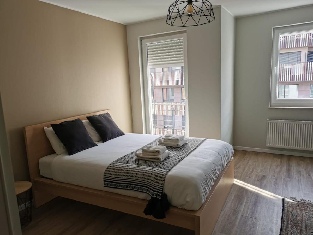 Spacious Two Bedrooms With Free Parking & Private Terrace-217 Apartment *